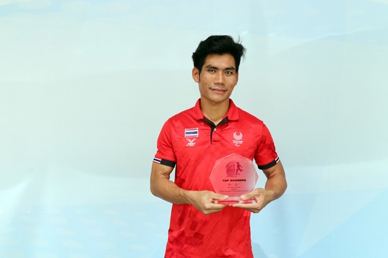 “ล็อกซเล่ย์-เอเอสเอ็ม” ร่วมยินดี “เต๋า” ปัญญาวุฒิ  ซิวดาวซัลโวศึกลูกหนัง 4 เส้า ฟุตบอลคนตาบอด