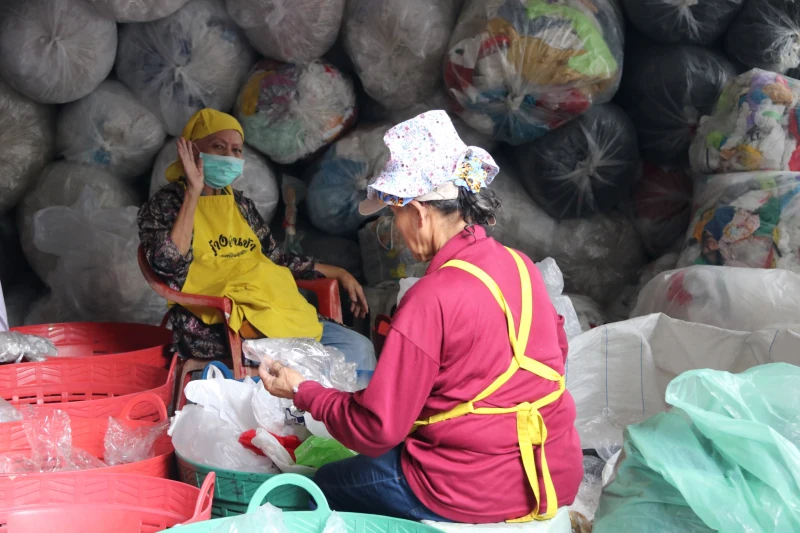 ASM Generously Donates PET Plastic Bottles to the Mirror Foundation