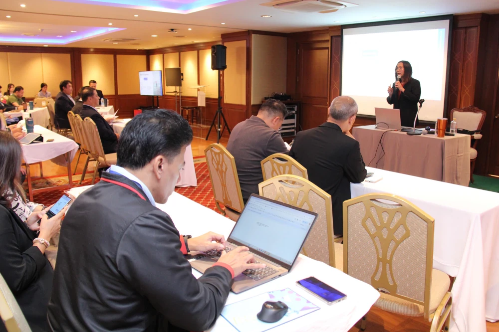 Loxley Hosts “Legal Consideration in Contract Management” Training