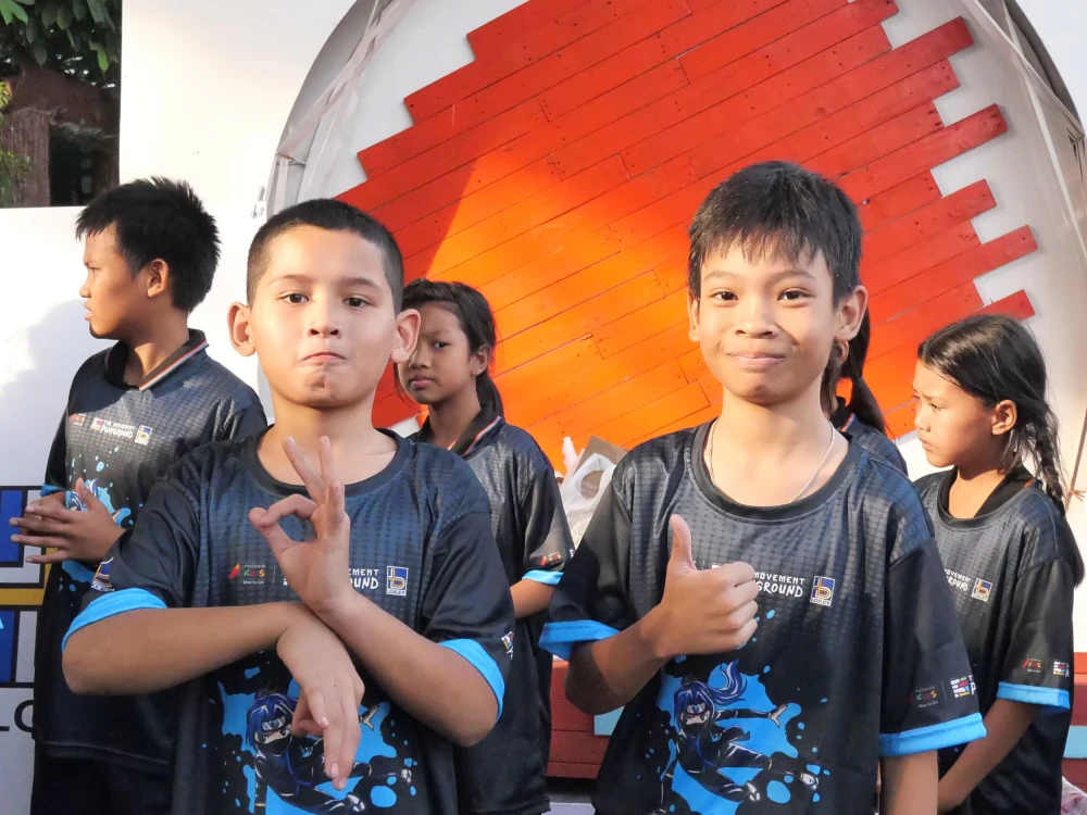 ซีเอสอาร์ ล็อกซเล่ย์ ยินดีน้องๆ นร.วัดคลองเตย ทำคะแนนสูงสุด Move For Life