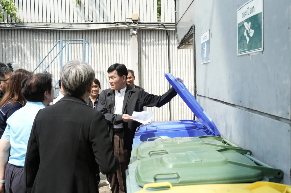 รองผู้ว่าฯ กทม. เยี่ยมชมต้นแบบ บริหารจัดการขยะที่ล็อกซเล่ย์