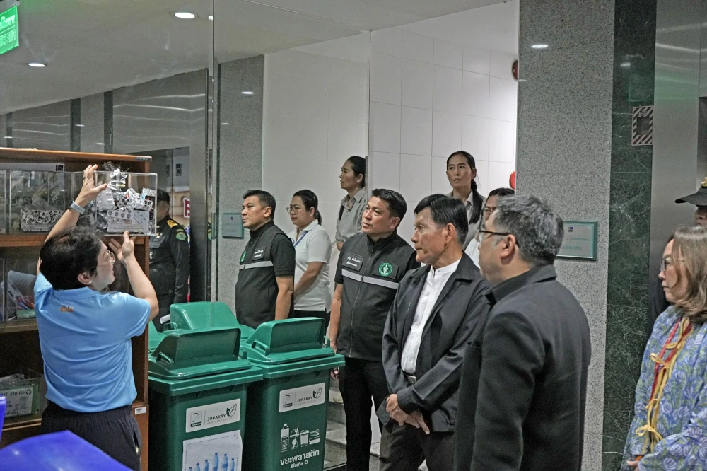 รองผู้ว่าฯ กทม. เยี่ยมชมต้นแบบ บริหารจัดการขยะที่ล็อกซเล่ย์